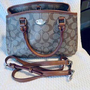 👜 Coach Savannah Small Carryall • Signature Canvas • Used• Classic Crossbody